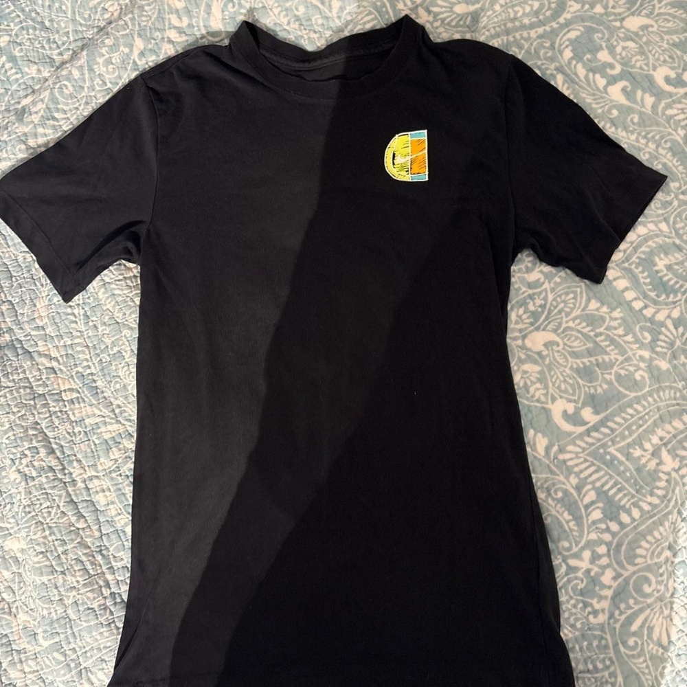 Nike tennis black/graphic shirt like new